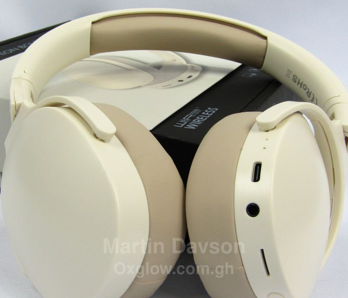 Wireless Bluetooth NoiseCancelling Headset