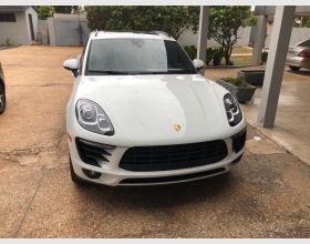 2018 Porshe mecan s